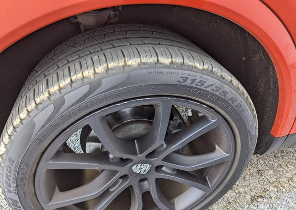 Porsche Cayenne cena 300000 przebieg: 65000, rok produkcji 2020 z Krzepice małe 211